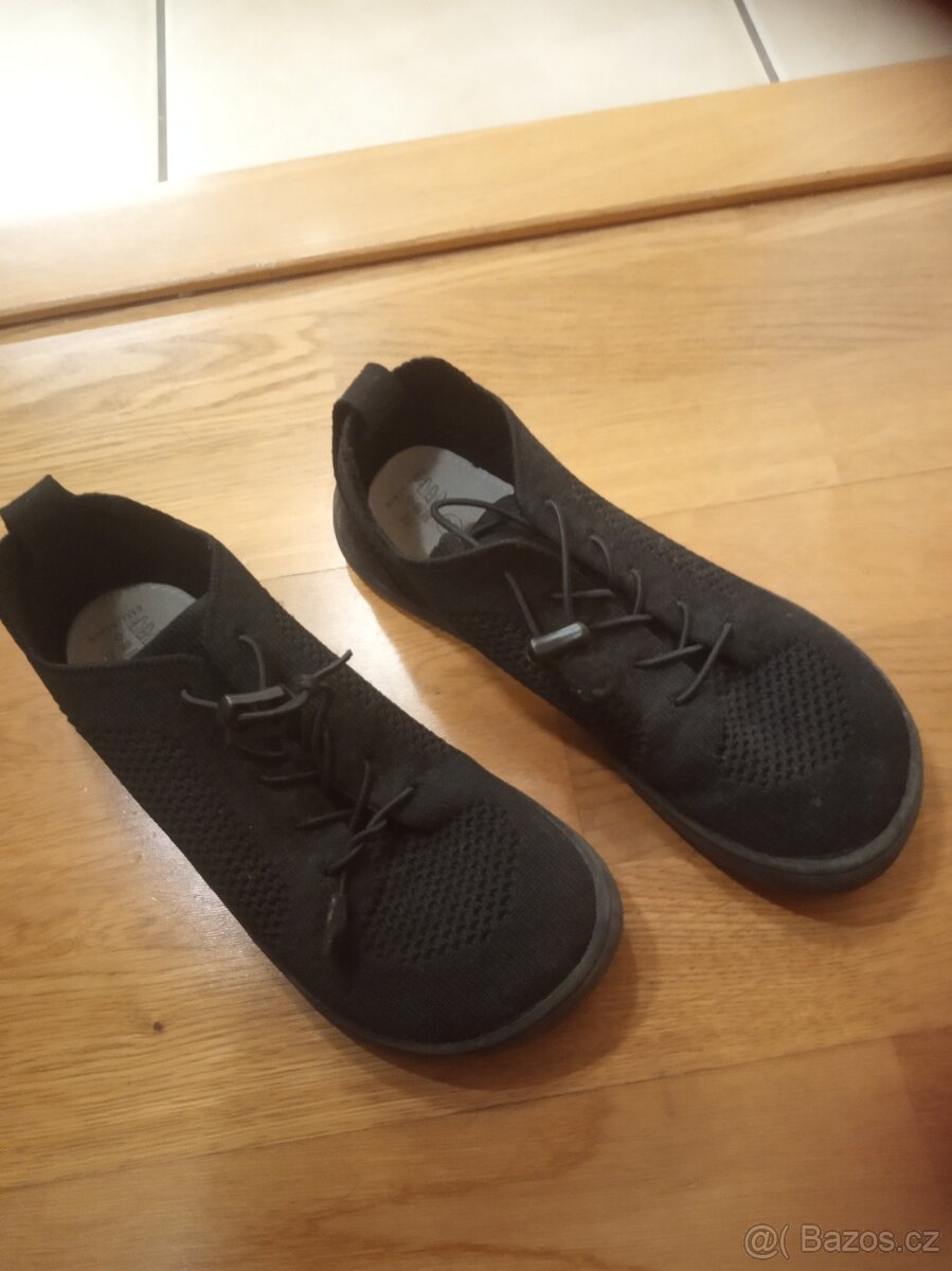 Prodáme Protetická Barefoot černé tenisky