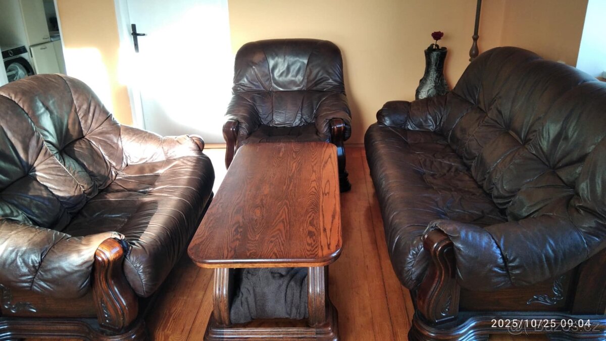 Kožená sedací souprava – tmavě hnědá, masivní dřevo
