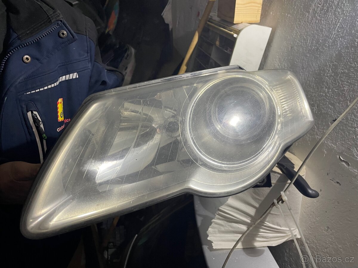 Prodám přední světla VW Passat B6 – halogen