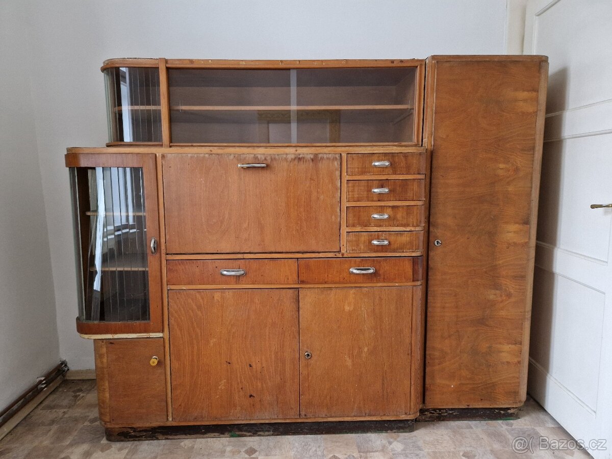 RETRO kredenc (2 ks) a další nábytek