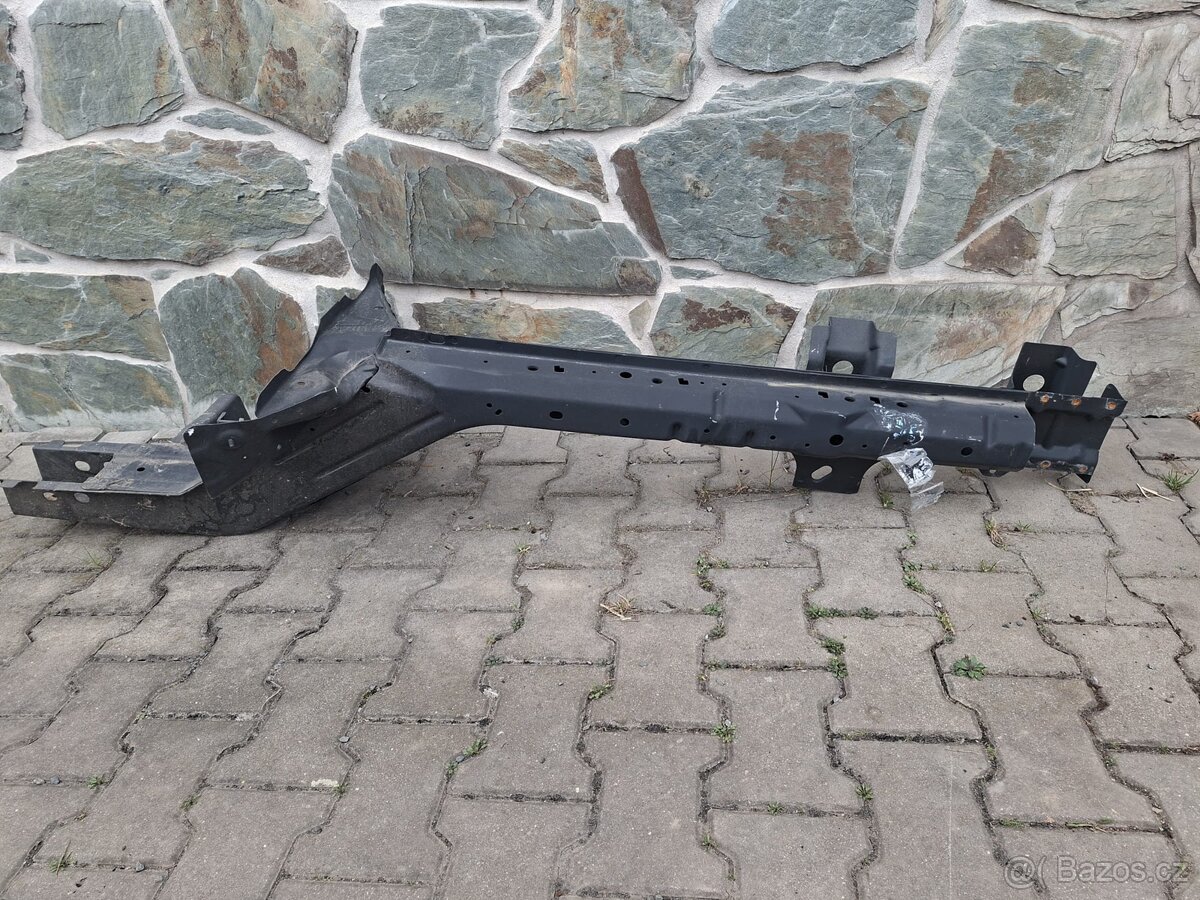 Ford Mustang 2018 levý přední nosník