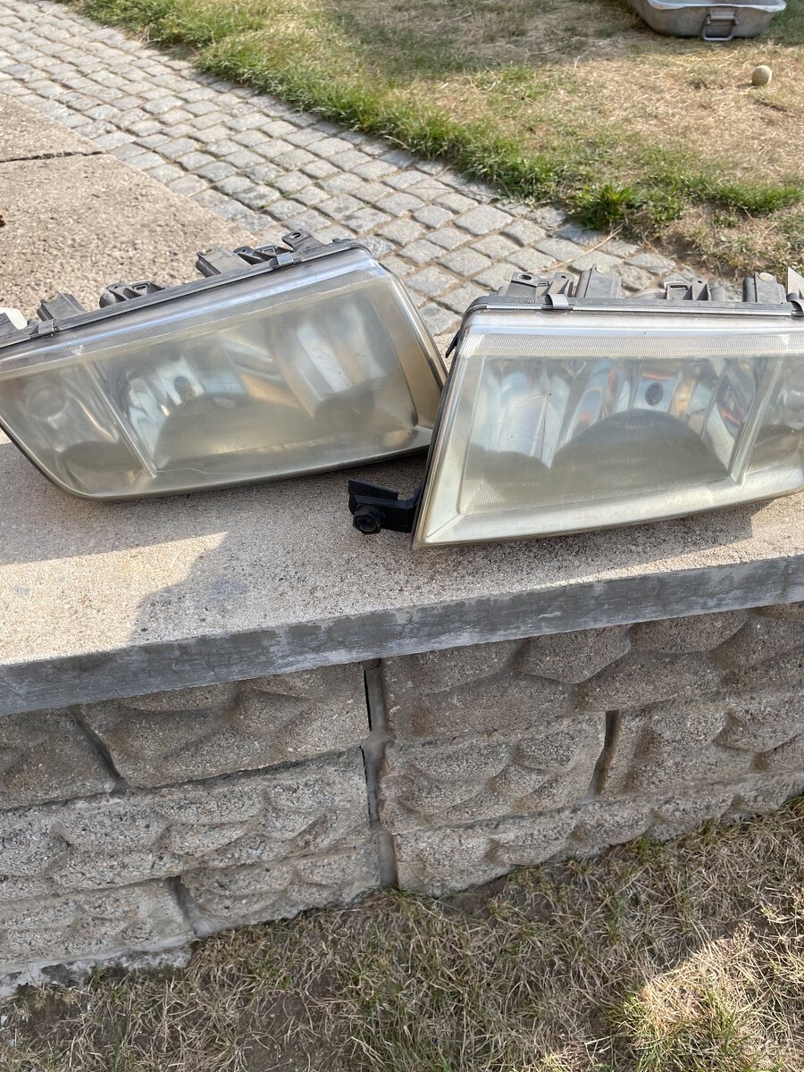 Fabia I přední světla