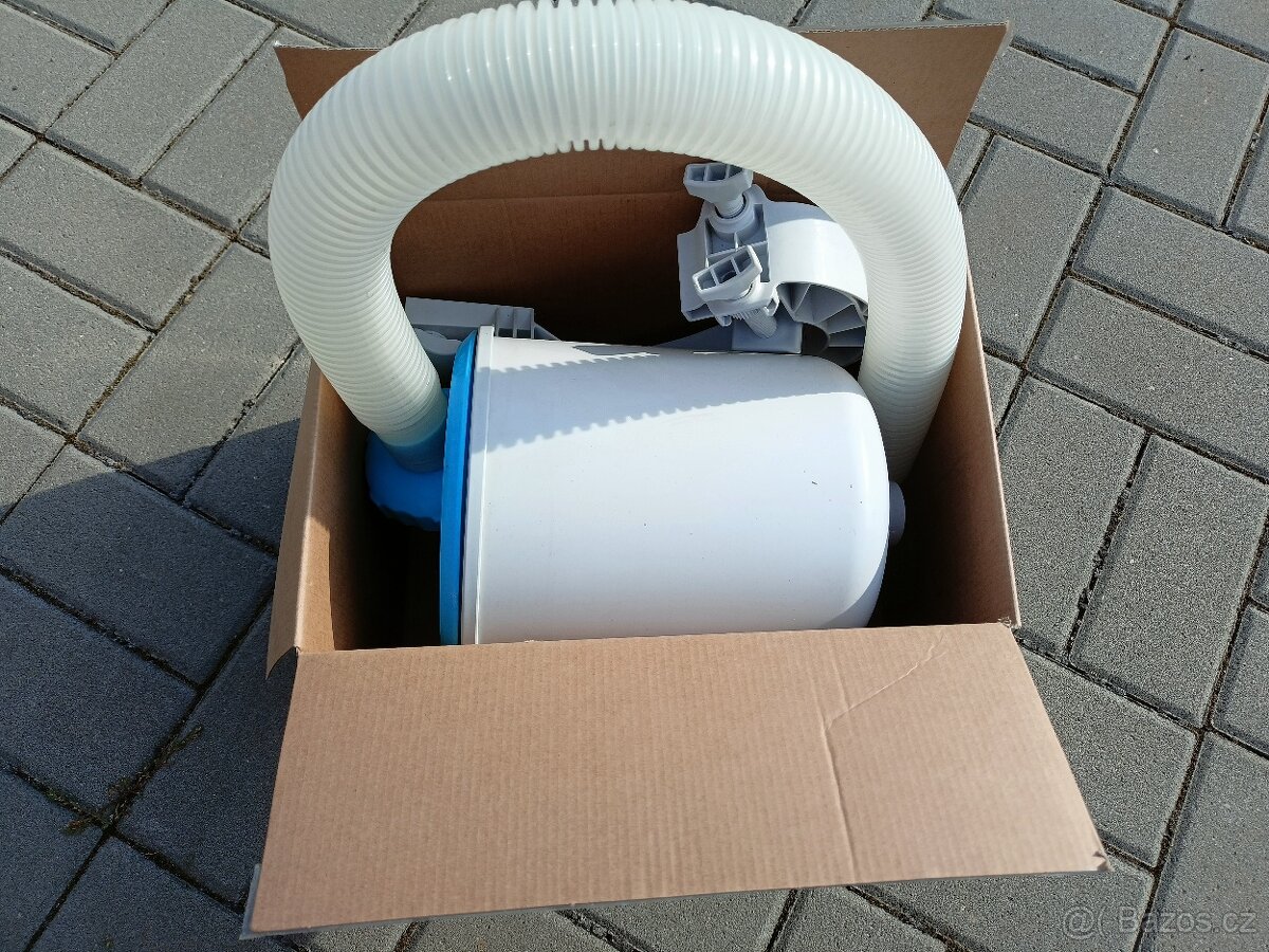 Nástěnný skimmer