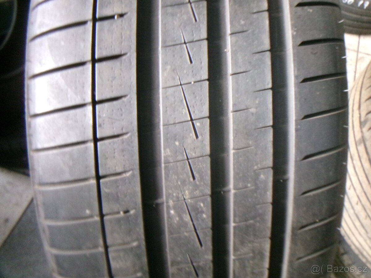275/45/20 VREDESTEIN (cca 7mm) č.15422