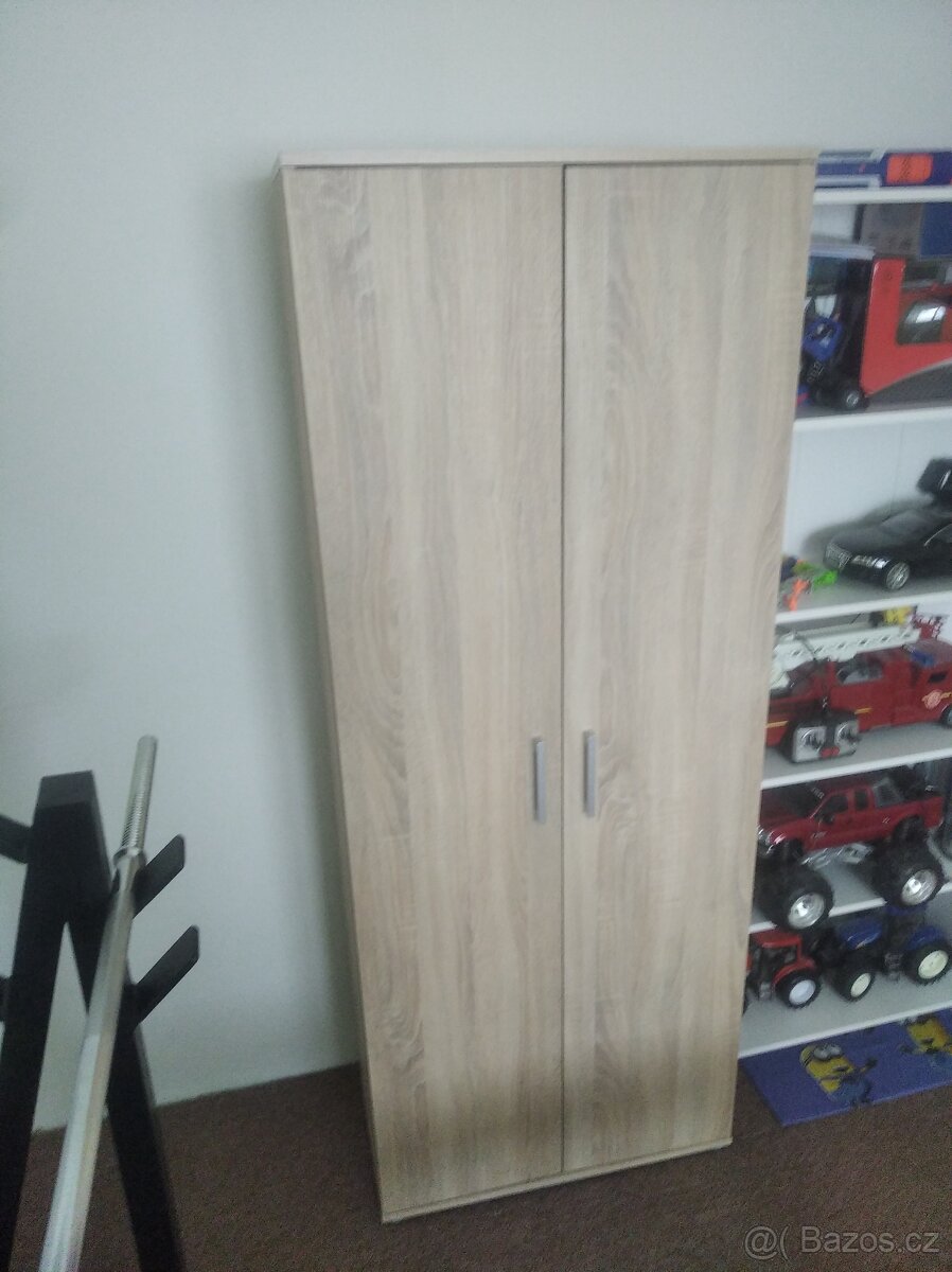 Prodám novou skříň