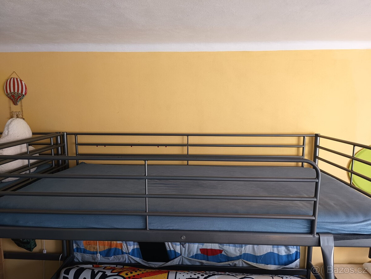 Ikea postel Svärta