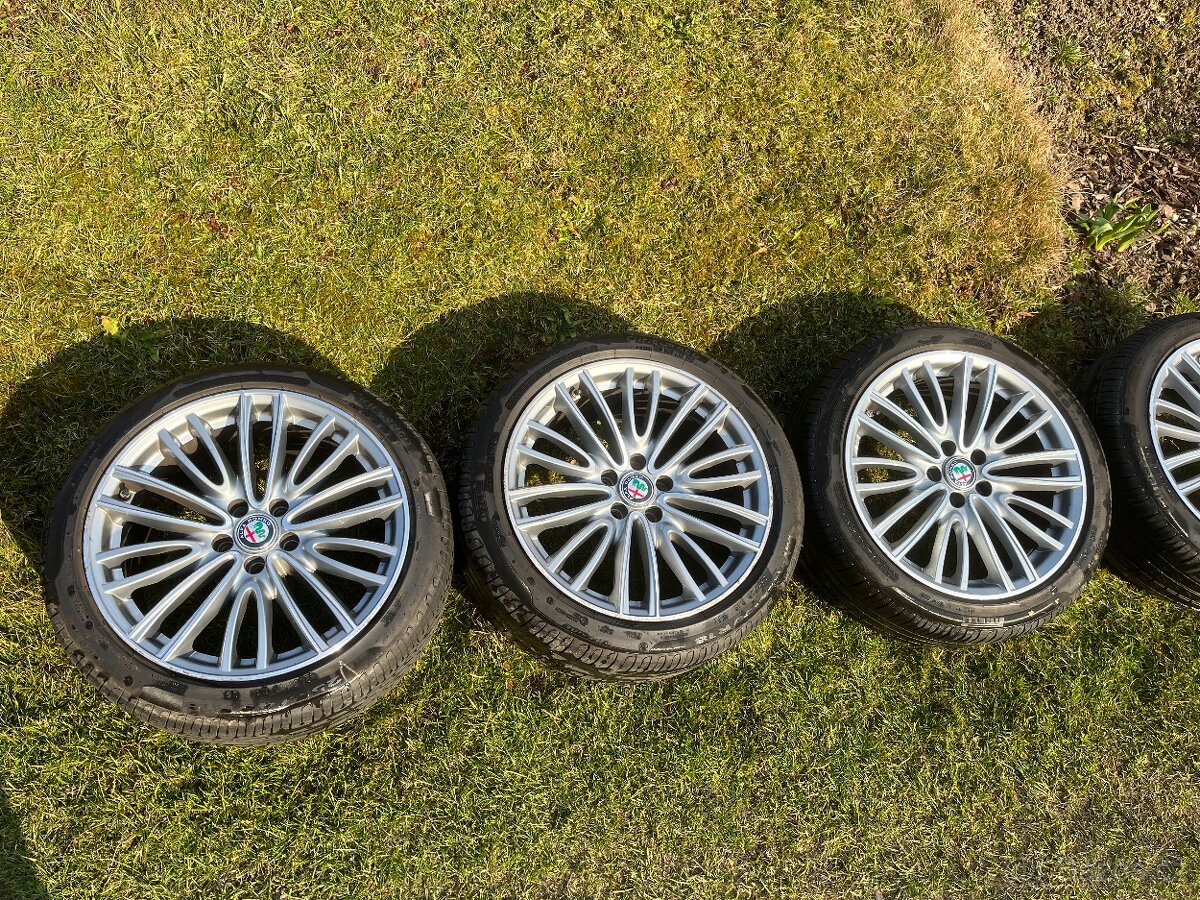 Alu kola Giulia