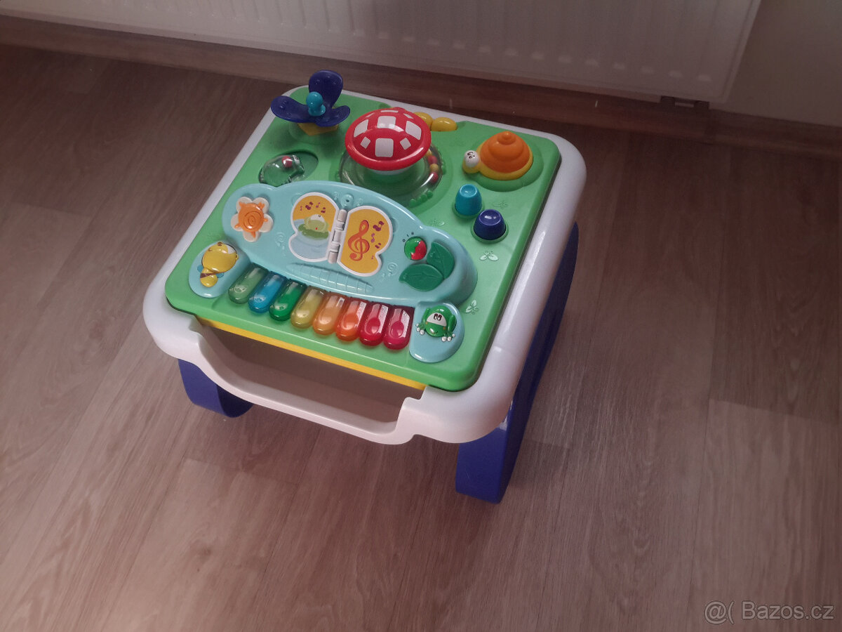interaktivní stolek Chicco