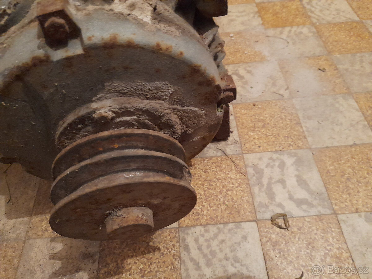 Hřídel okružní pila motor 4KW