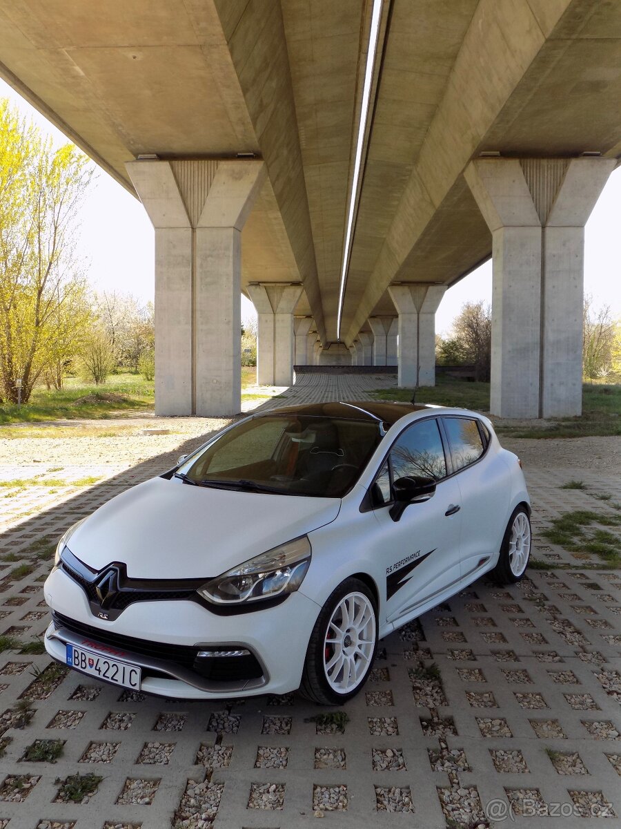 Renault Clio 4 RS Trophy 2015