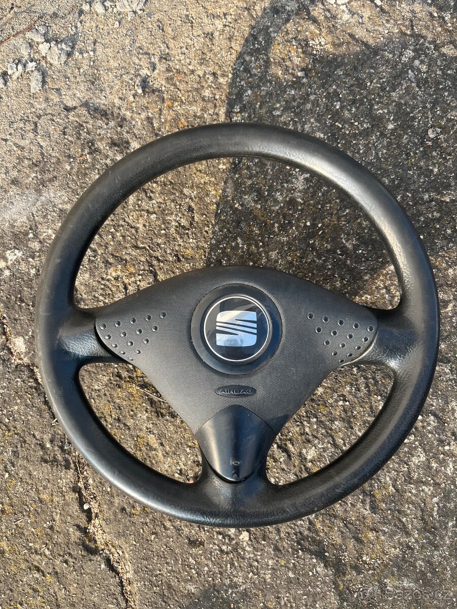 Tříramenný volant Seat, VW, Škoda atd