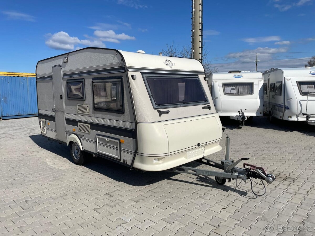 PRODÁNO Hobby Classic 420, 4 osoby, pevná postel, wc