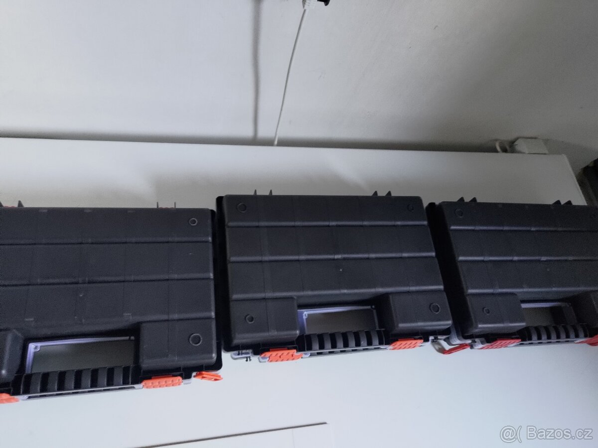 Prodám 3ks organizačních kufru 35cm x 25cm