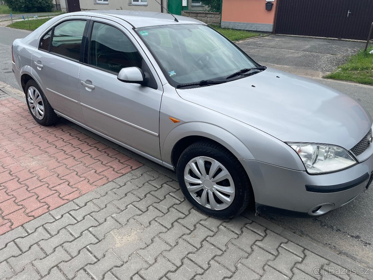 Ford Mondeo Ghia 2.0i 107 kw - automat