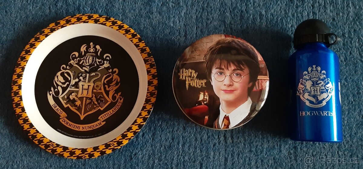 Harry Potter talíř, plechová dóza, láhev, mikina vel.M