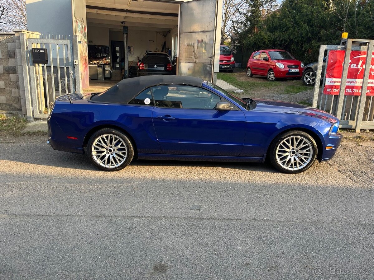 Ford Mustang kabriolet 3.7