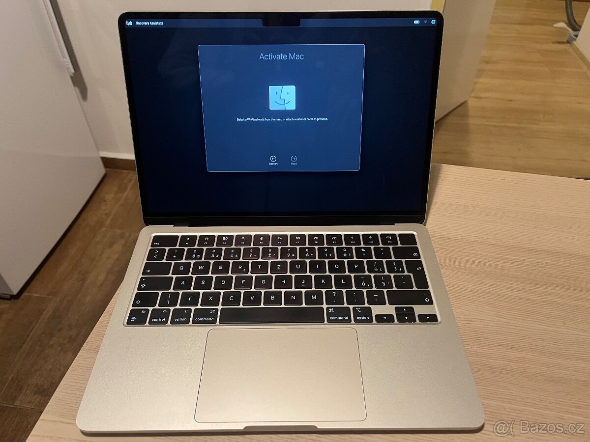 Apple MacBook Air 13" 2022, M2 8-Core 8GB/512GB Hvězdně Bíl