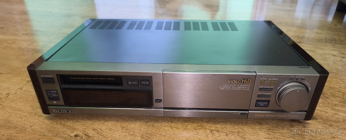 Videorekordér HI8 SONY ev-s1000e, příslušenství,čti popis