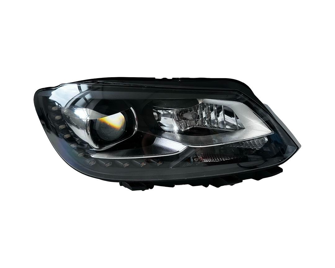 Pravý bixenon 1T1941752H VW Touran 1T3 r.v. 2014