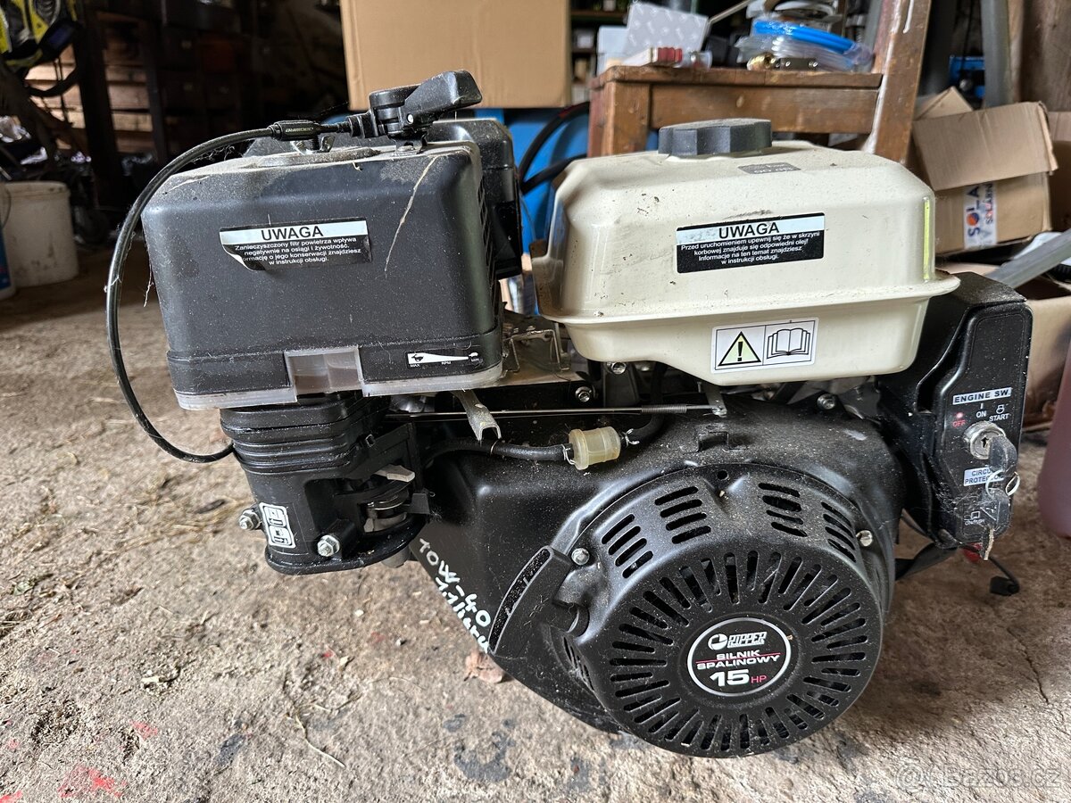 Spalovací motor 15HP 25mm elektrický start zánovní