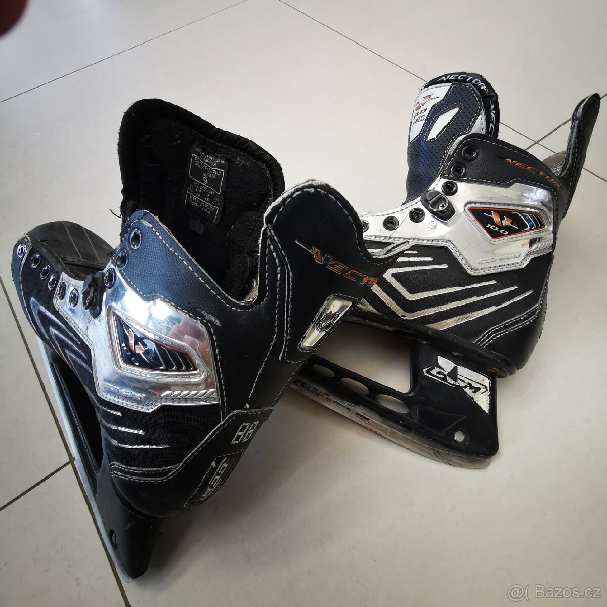 Hokejové brusle CCM VECTOR 10