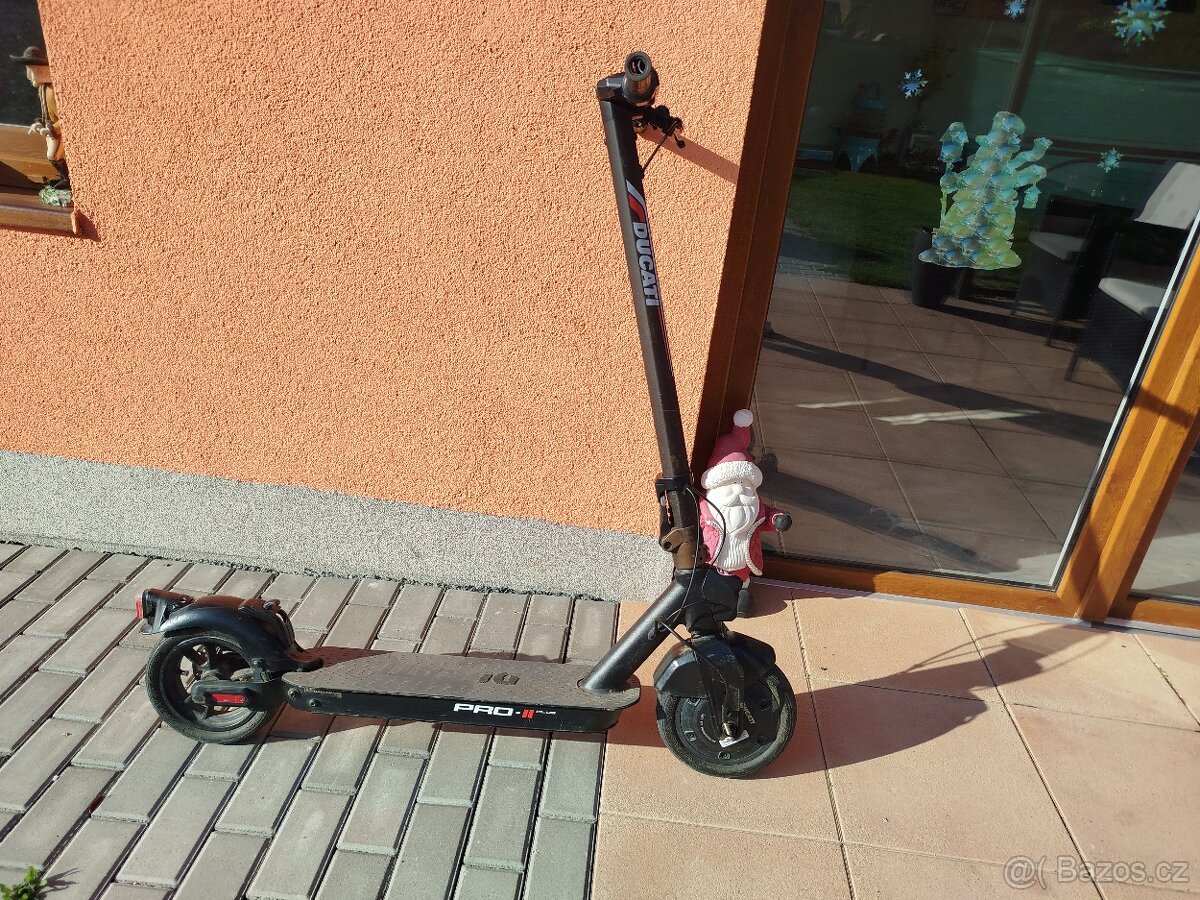 Elektro koloběžka Ducati II-pro