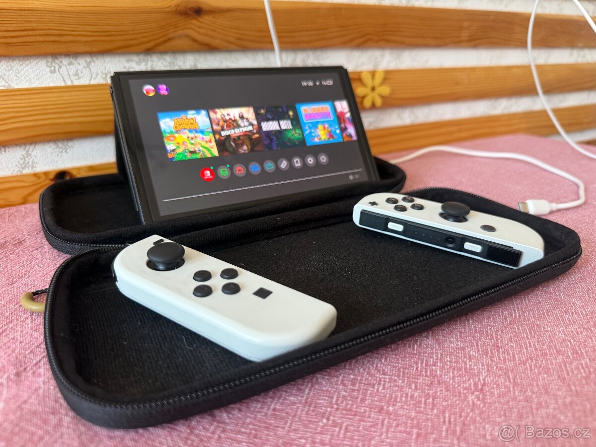 Nintendo switch OLED + příslušenství