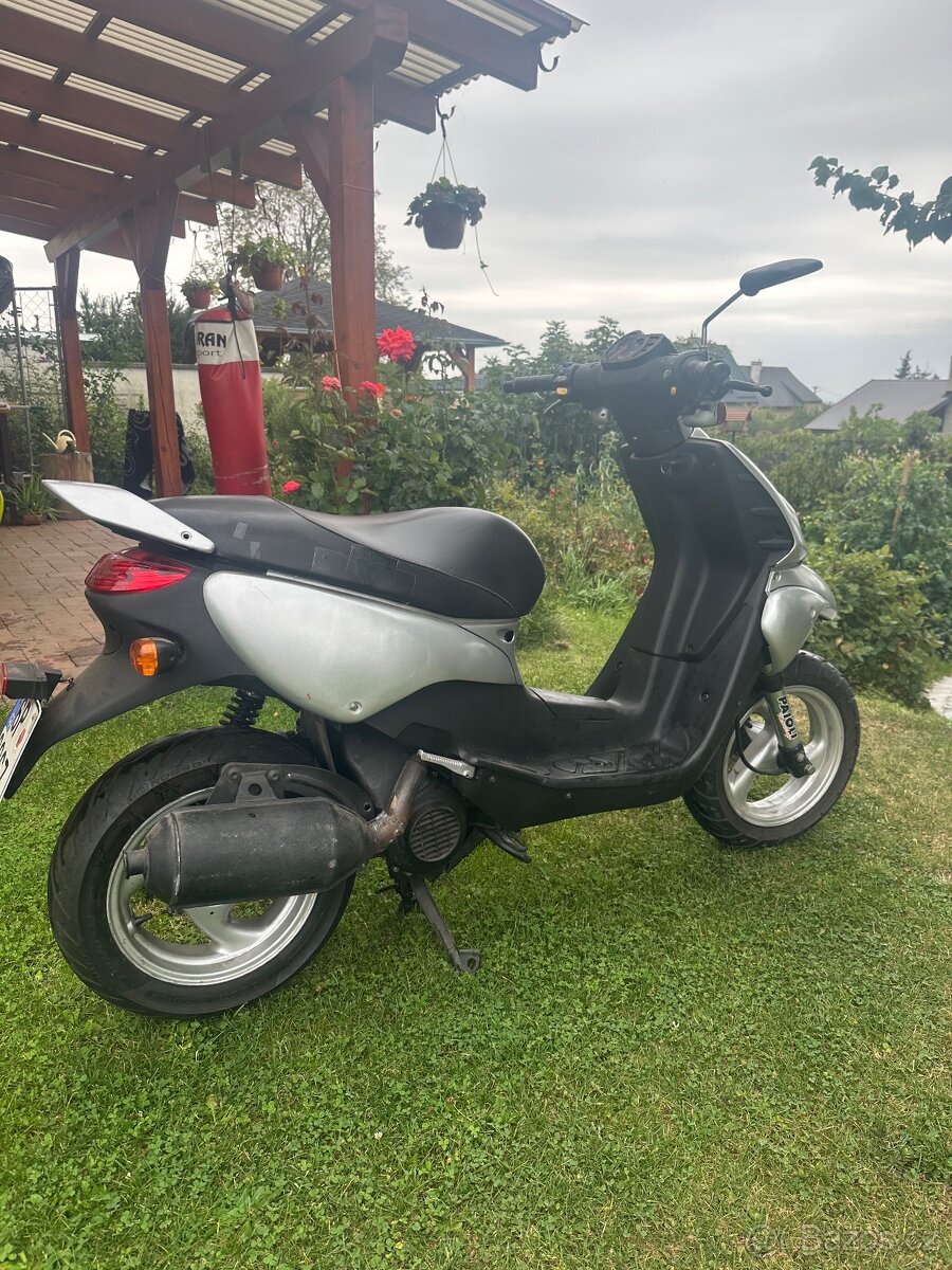 Prodám skútr Peugeot Trekker 2takt 100ccm