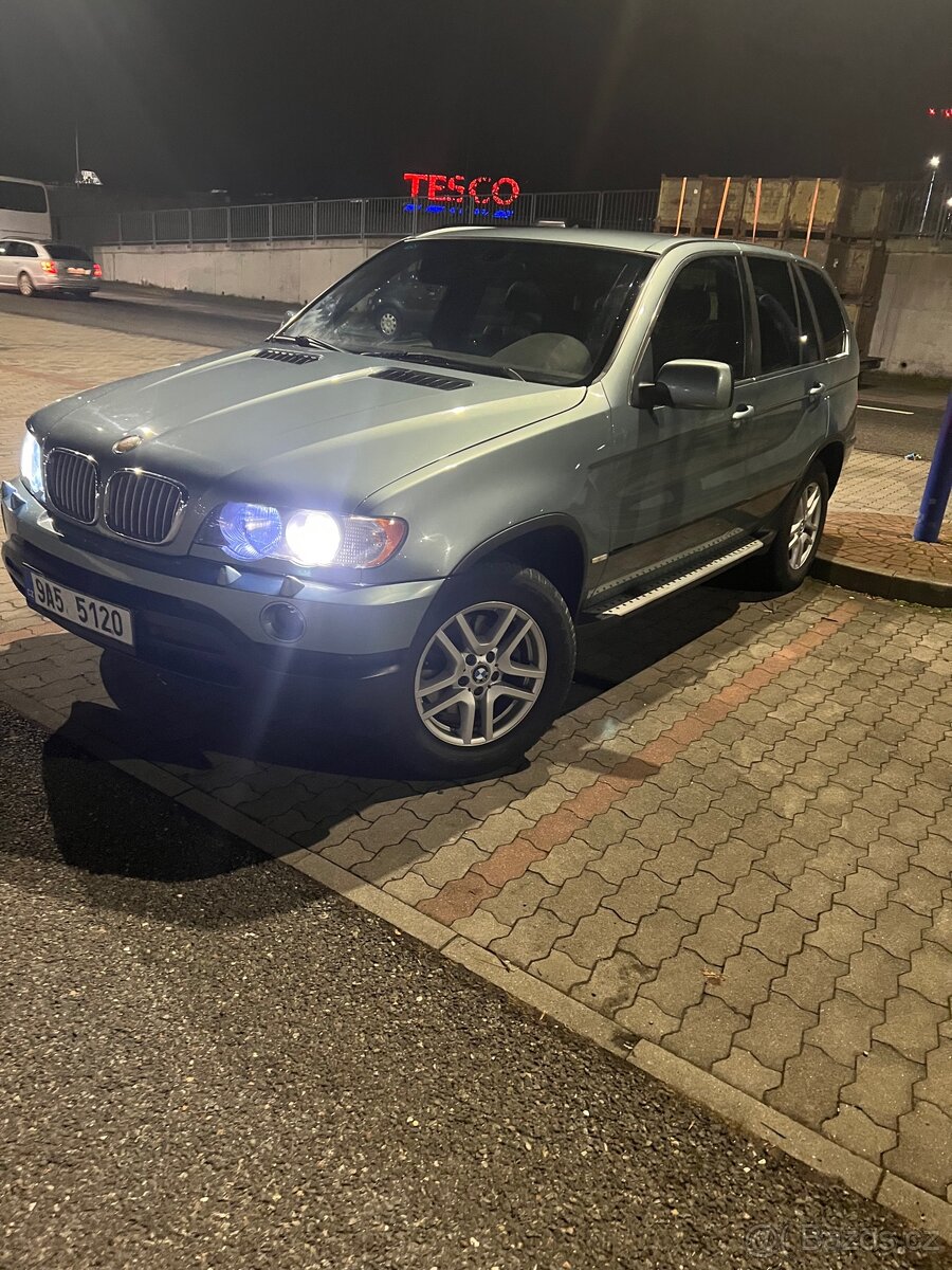 BMW X5 4.4i 210kw