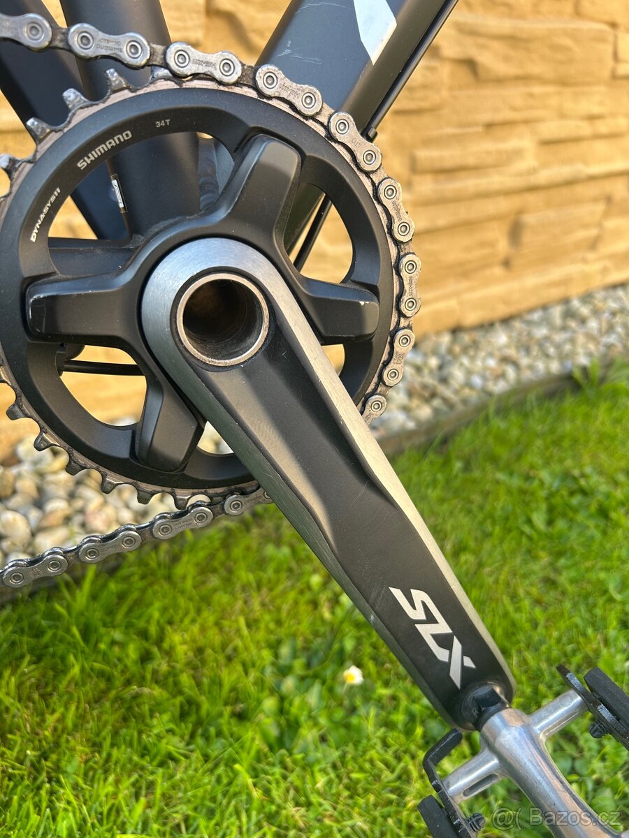 Kross Level B8 vel L vidlice rock shox reba