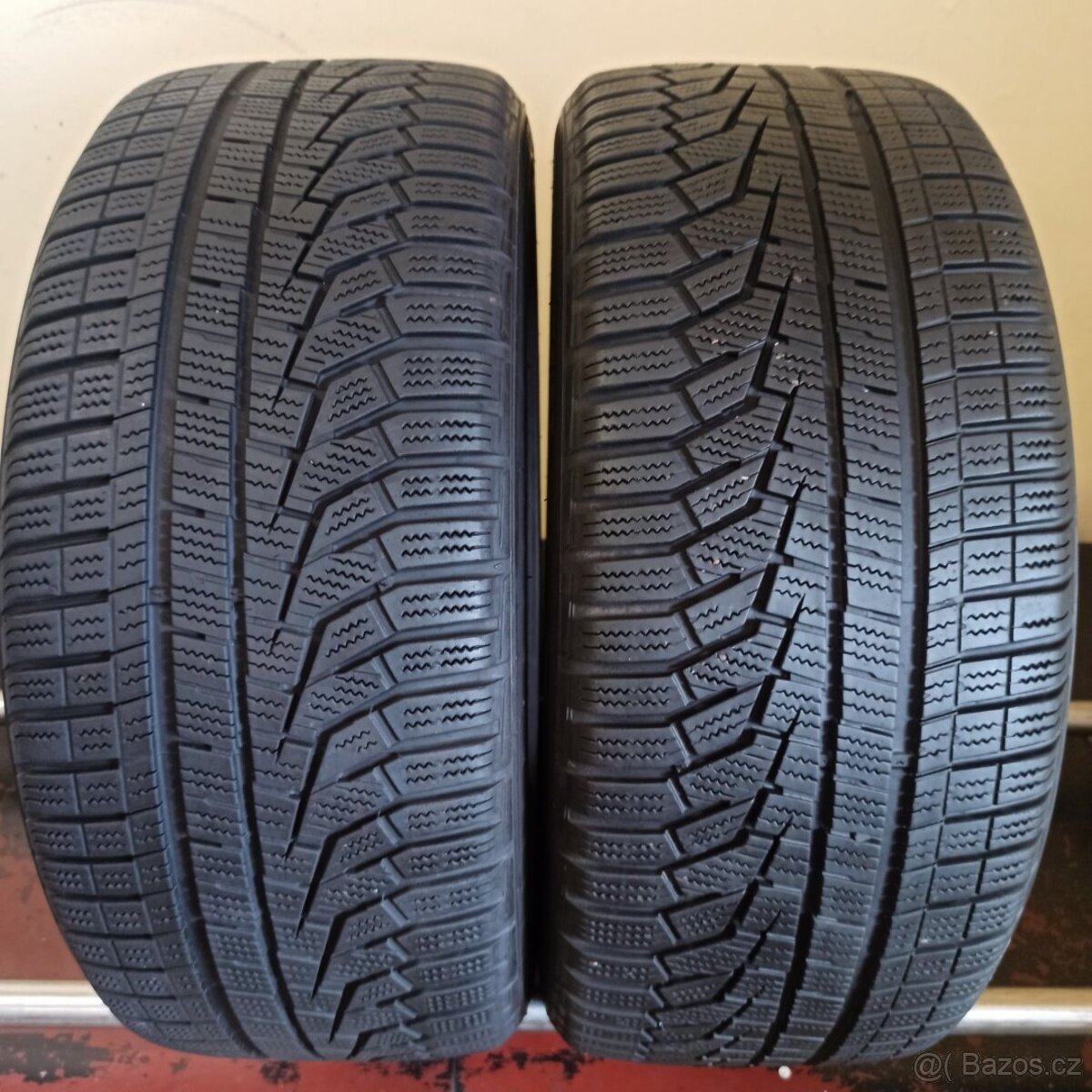 Hankook Winter icept evo 2 225/45 R17 94H 5,5 mm