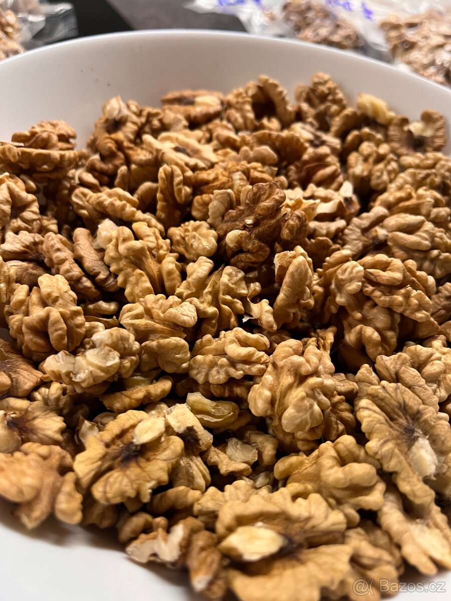 Vlašské ořechy - loupané, sušené - 2025