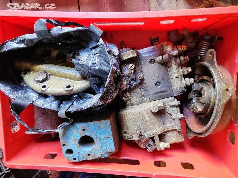 Zetor 4011 díly (vstřikovací a hydr.čerpadlo a td.)