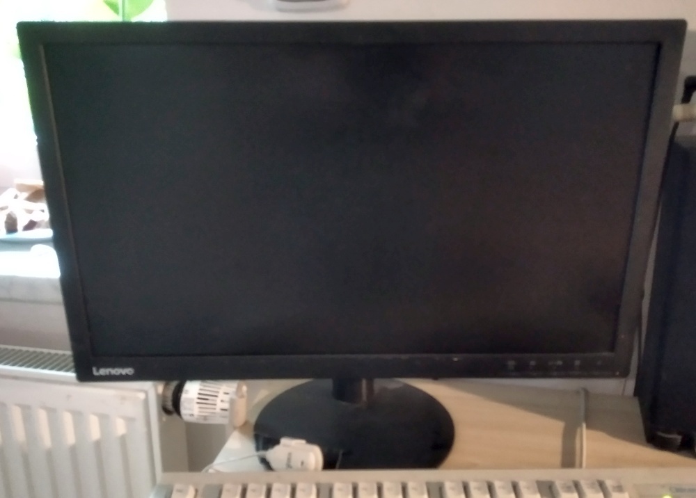 monitor černý 21,5" širokoúhlý DSUB + Displayport; LED podví