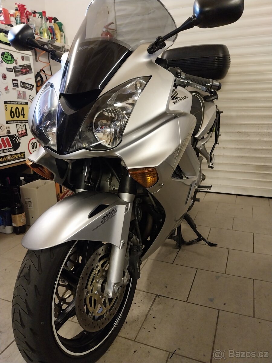 PRODÁM vfr 800 vitec