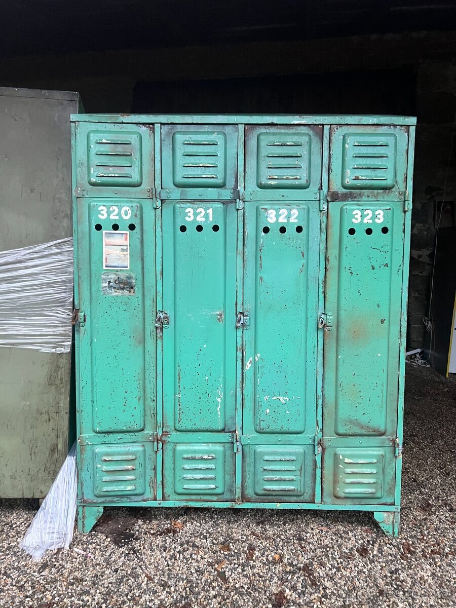Dílenské šatní skříně industriální