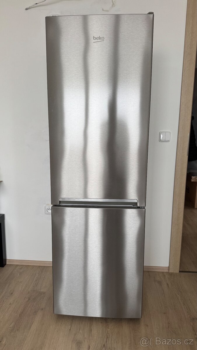 Lednička s mrazákem BEKO 171 cm