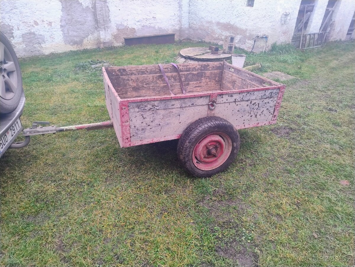 Přívěsný vozík
