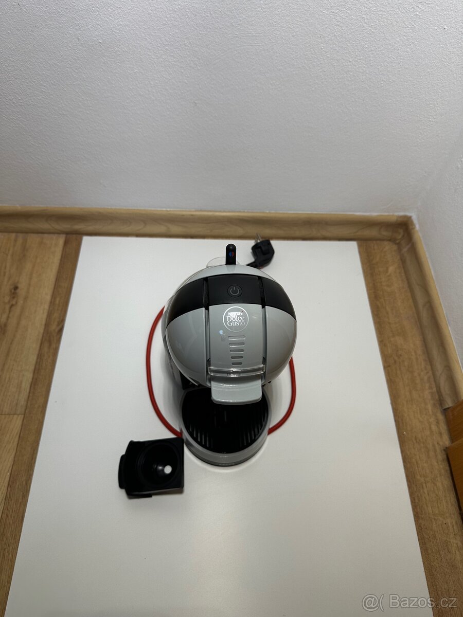 ☕Kávovar Nescafé Dolce Gusto Krups – šedý (starší model)