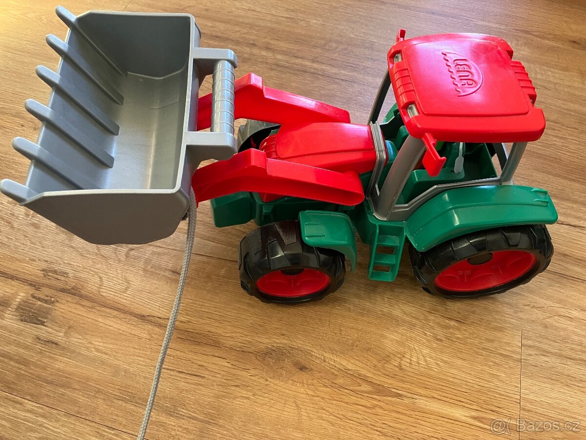 Traktor Lena