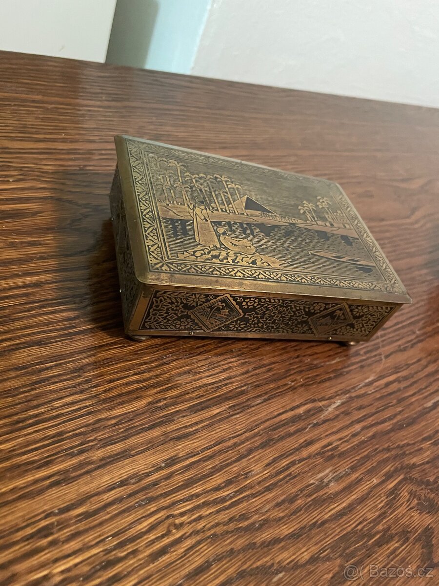 Šperkovnice kov dřevo