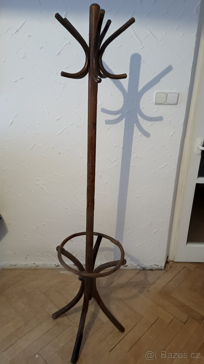 Věšák, němý sluha THONET