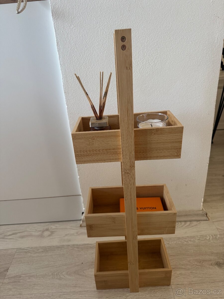 Prodám dřevěný stojánek