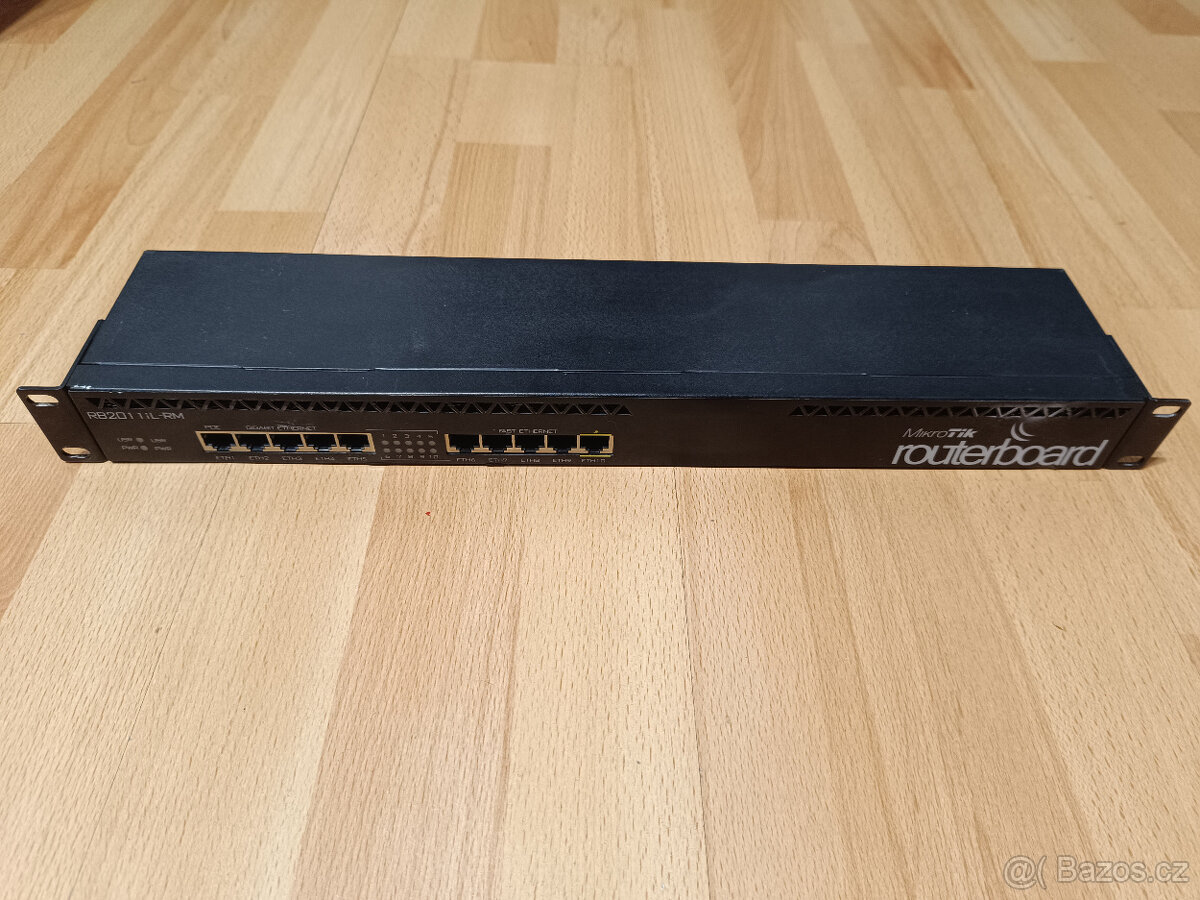 MikroTik RB2011iL-RM