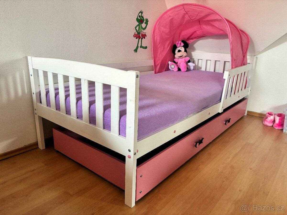 Postel pro holky