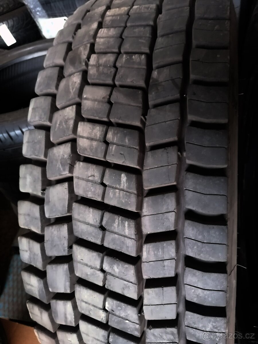 Nákladní pneumatiky Bridgestone 275/70 R22,5