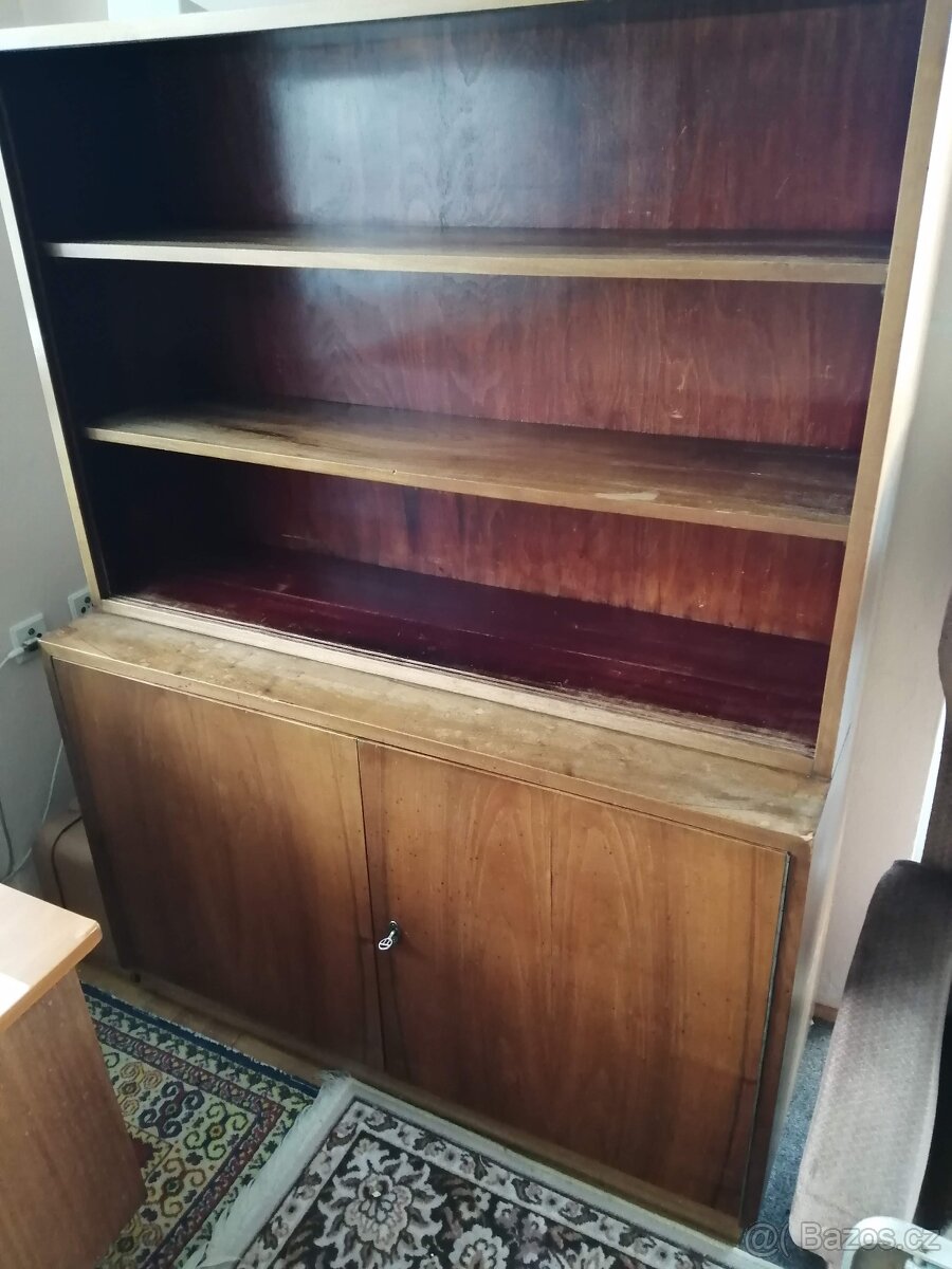 Knihovna retro