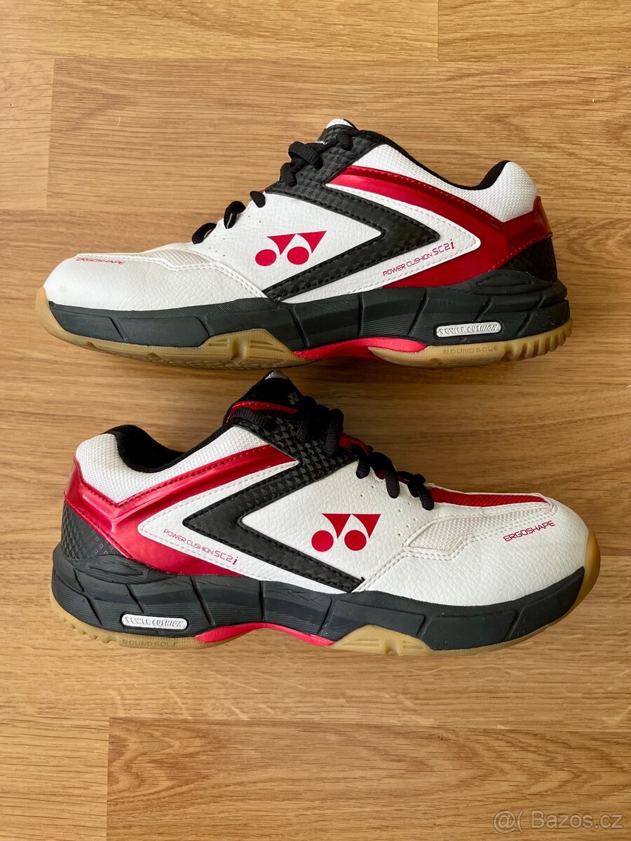 Zánovní halové boty Yonex vel. 39,5