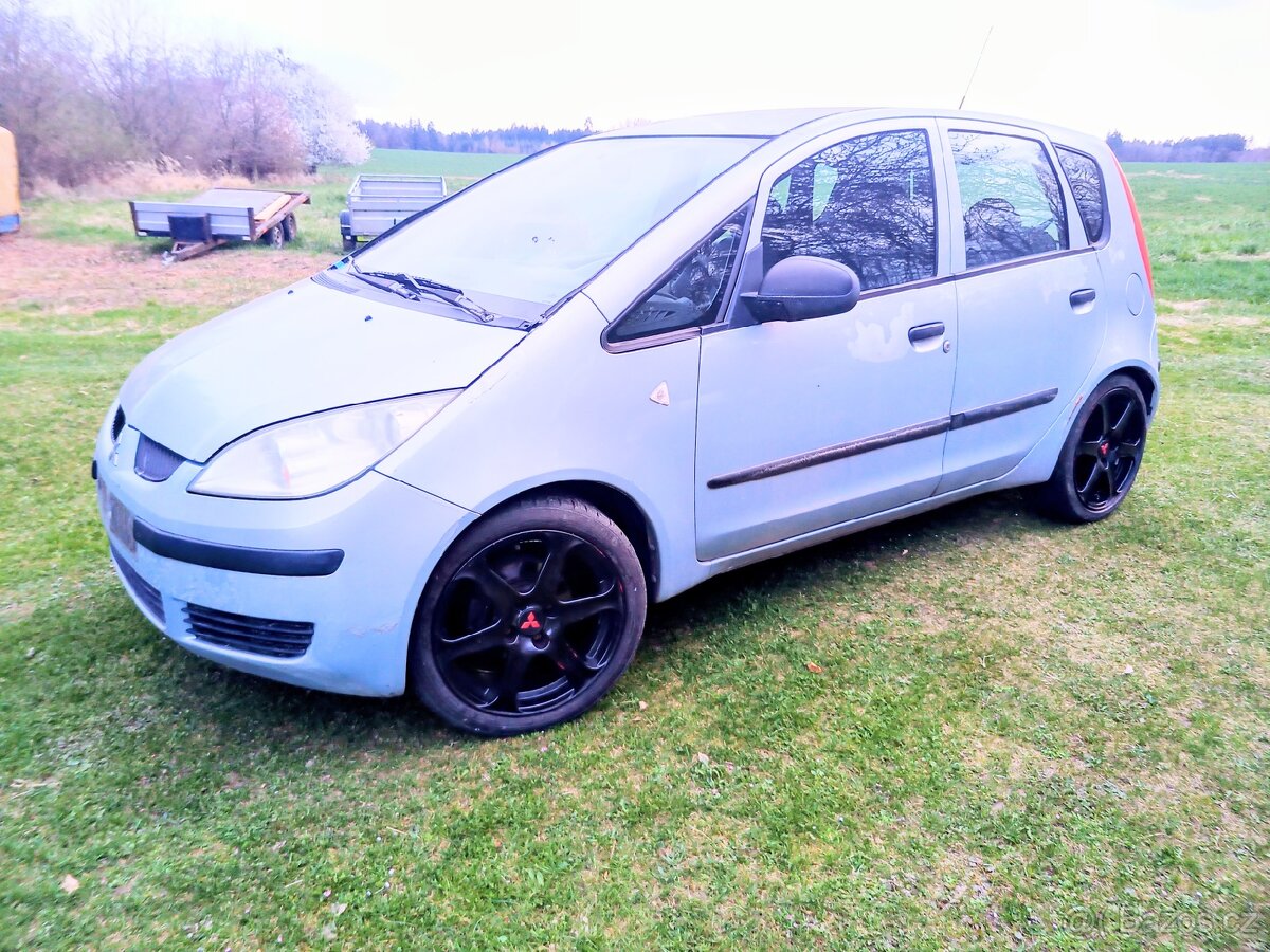 Mitsubishi Colt 1.5 Di-d 70kw 4l/100km ALU 17" tažné