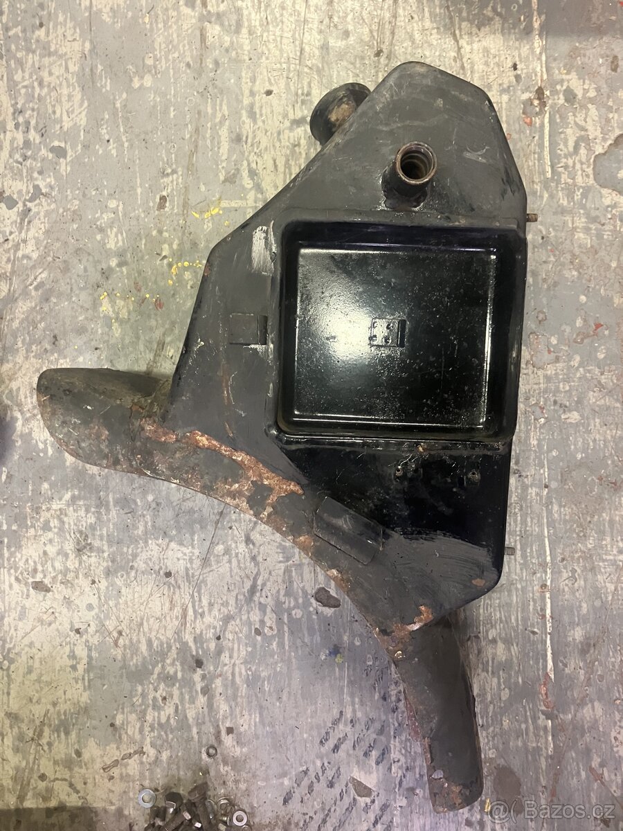 Jawa 90 - airbox